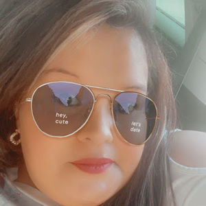 Meet your Posher, Crystal